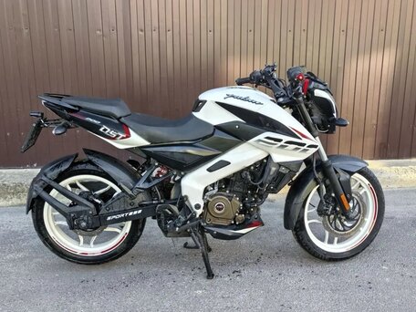 2021 Bajaj Pulsar NS 200, белый, 265000 рублей, вид 2