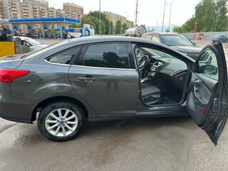 2015 Ford Focus III Рестайлинг, серый, 740000 рублей, вид 2