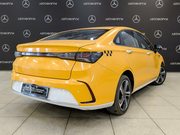 2024 BAIC U5 Plus, жёлтый, 775000 рублей - вид 4