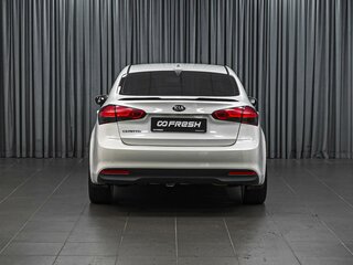 2018 Kia Cerato III Рестайлинг (Classic), белый, 1418000 рублей, вид 4