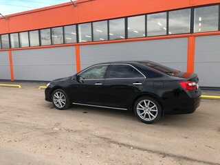 2013 Toyota Camry VII (XV50), чёрный, 1850000 рублей, вид 2