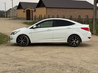 2016 Hyundai Solaris I Рестайлинг, белый, 760000 рублей, вид 3