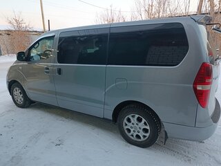2011 Hyundai Grand Starex I, серый, 850000 рублей, вид 4