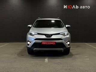 2018 Toyota RAV4 IV (XA40) Рестайлинг, серебристый, 2680000 рублей, вид 2