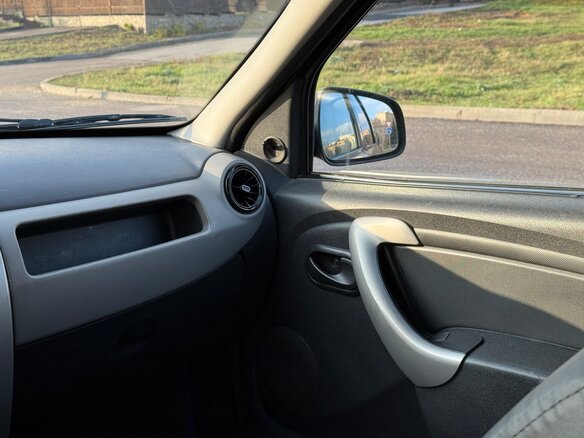 2010 Renault Logan I Рестайлинг, чёрный, 299990 рублей - вид 12