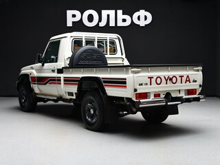 2022 Toyota Land Cruiser 79 70 Series Рестайлинг 1, белый, 8490000 рублей, вид 2