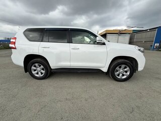 2013 Toyota Land Cruiser Prado 4-speed 150 Series Рестайлинг 1, белый, 3300000 рублей, вид 3