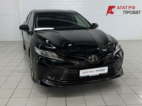 2020 Toyota Camry VIII (XV70), чёрный, 2650000 рублей, вид 3