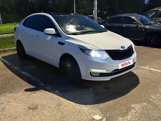 2016 Kia Rio III Рестайлинг, белый, 900000 рублей, вид 5