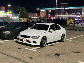 1999 Toyota Altezza, белый, 1350000 рублей, вид 1