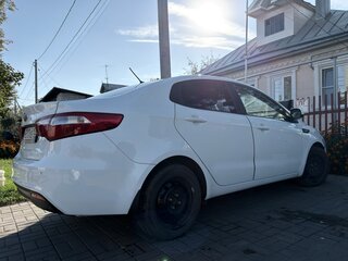 2014 Kia Rio III, белый, 730000 рублей, вид 3