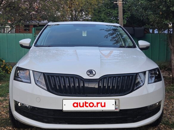2017 Skoda Octavia III (A7) Рестайлинг, белый - вид 1