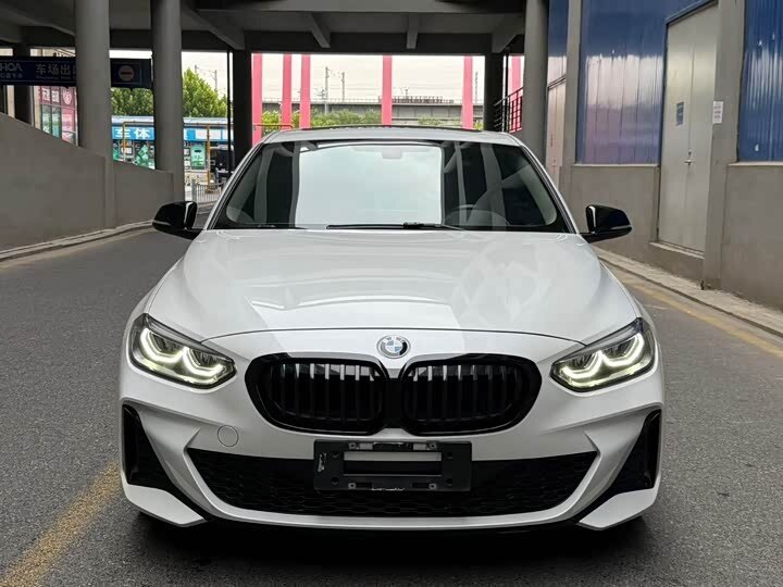 Открыть фотографии: BMW 1 серии III (F52) Рестайлинг