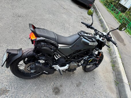 2020 Husqvarna Svartpilen 401, чёрный, 450000 рублей, вид 5