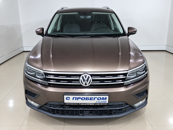 2018 Volkswagen Tiguan II, коричневый, 2190000 рублей - вид 1
