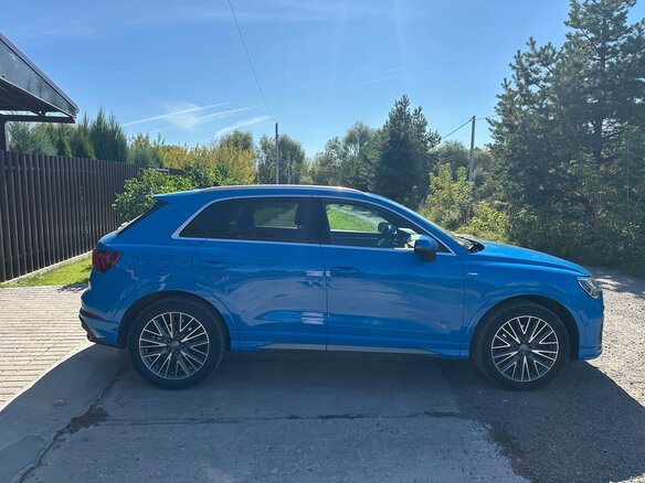2018 Audi Q3 45 TFSI II (F3), синий, 3290000 рублей - вид 2