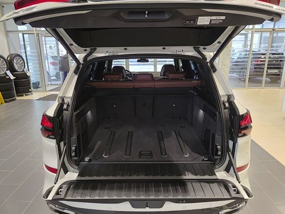 2025 BMW X5 40i IV (G05/G18) Рестайлинг, белый, 16400000 рублей - вид 9