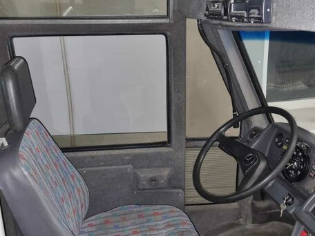 1988 Mercedes-Benz Vario, белый, 500000 рублей, вид 4