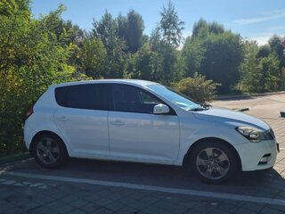 2011 Kia Ceed I Рестайлинг, белый, 820000 рублей, вид 4