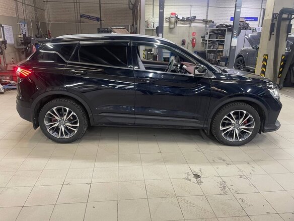 2021 Geely Coolray I, чёрный, 1700000 рублей - вид 4