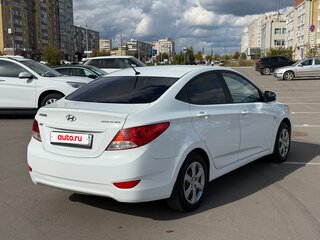 2013 Hyundai Solaris I, белый, 650000 рублей, вид 3