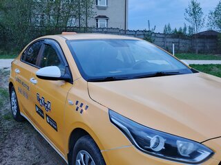 2021 Kia Cerato IV, жёлтый, 995000 рублей, вид 3