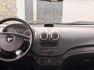 2010 Chevrolet Aveo I Рестайлинг, чёрный, 380000 рублей, вид 3