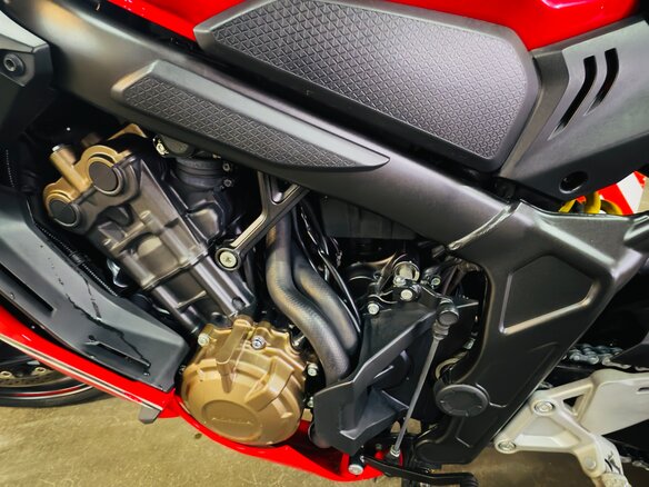 2020 Honda CBR 650R, красный, 900000 рублей - вид 8