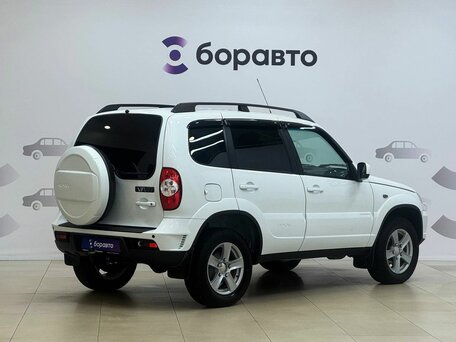 2018 Chevrolet Niva I Рестайлинг, белый, 820000 рублей, вид 4