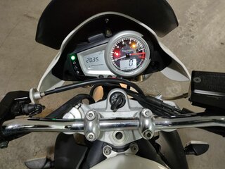 2008 Triumph Street Triple, белый, 490000 рублей, вид 5