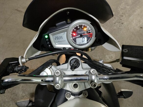2008 Triumph Street Triple, белый, 490000 рублей - вид 4