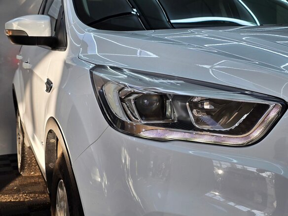 2017 Ford Kuga II Рестайлинг, белый, 1749000 рублей - вид 5