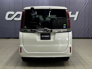 2017 Toyota Noah III (R80) Рестайлинг, белый, 2049000 рублей, вид 3