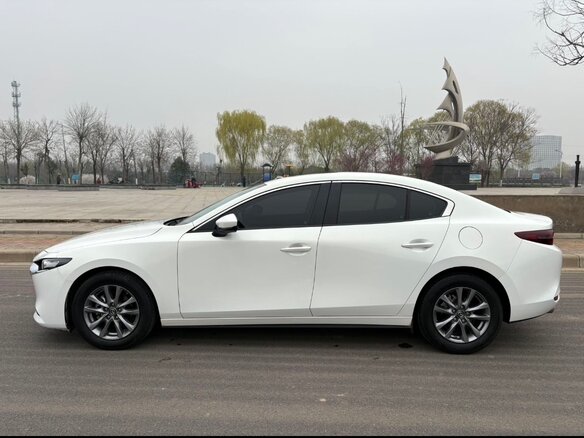 2021 Mazda 3 Axela IV (BP), белый, 1400000 рублей - вид 5