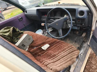 1989 Toyota Crown VIII (S130), белый, 131000 рублей, вид 3