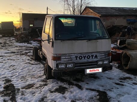1991 Toyota Dyna, белый, 200000 рублей, вид 1