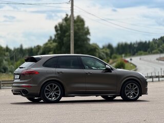2015 Porsche Cayenne II Рестайлинг (958), серый, 3700000 рублей, вид 2