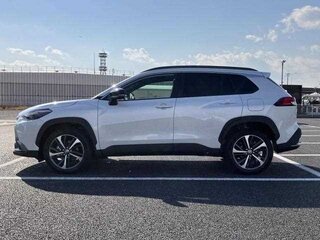 2025 Toyota Corolla Cross I Рестайлинг, белый, 2500000 рублей, вид 2