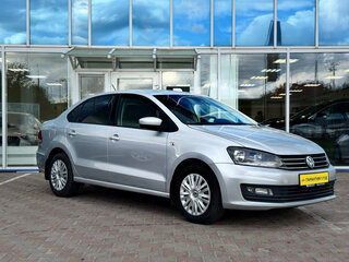 2016 Volkswagen Polo V Рестайлинг, серебристый, 895000 рублей, вид 2