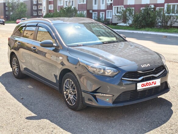 2021 Kia Ceed III Рестайлинг, серый, 1910000 рублей - вид 3