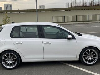 2011 Volkswagen Golf VI, белый, 920000 рублей, вид 4