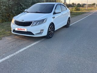 2014 Kia Rio 6-speed III, белый, 830000 рублей, вид 3