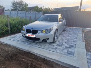 2004 BMW 5 серии 525i V (E60/E61), серебристый, 785000 рублей, вид 2