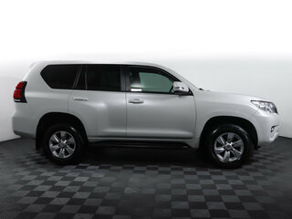 2021 Toyota Land Cruiser Prado 150 Series Рестайлинг 3, белый, 4390000 рублей, вид 4