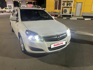 2012 Opel Astra H Рестайлинг, белый, 590000 рублей, вид 4