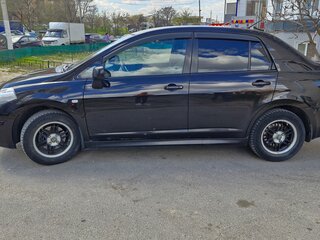 2010 Nissan Tiida I Рестайлинг, коричневый, 450000 рублей, вид 2
