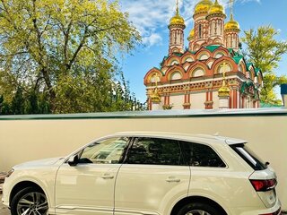 2022 Audi Q7 45 TFSI II (4M) Рестайлинг, белый, 5750000 рублей, вид 4