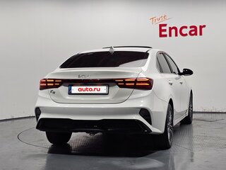 2022 Kia K3 II Рестайлинг, белый, 1570000 рублей, вид 4