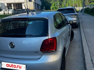 2010 Volkswagen Polo V, серебристый, 700000 рублей, вид 4