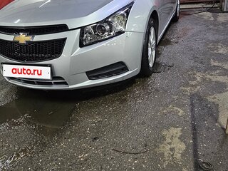 2011 Chevrolet Cruze I, серебристый, 700000 рублей, вид 2